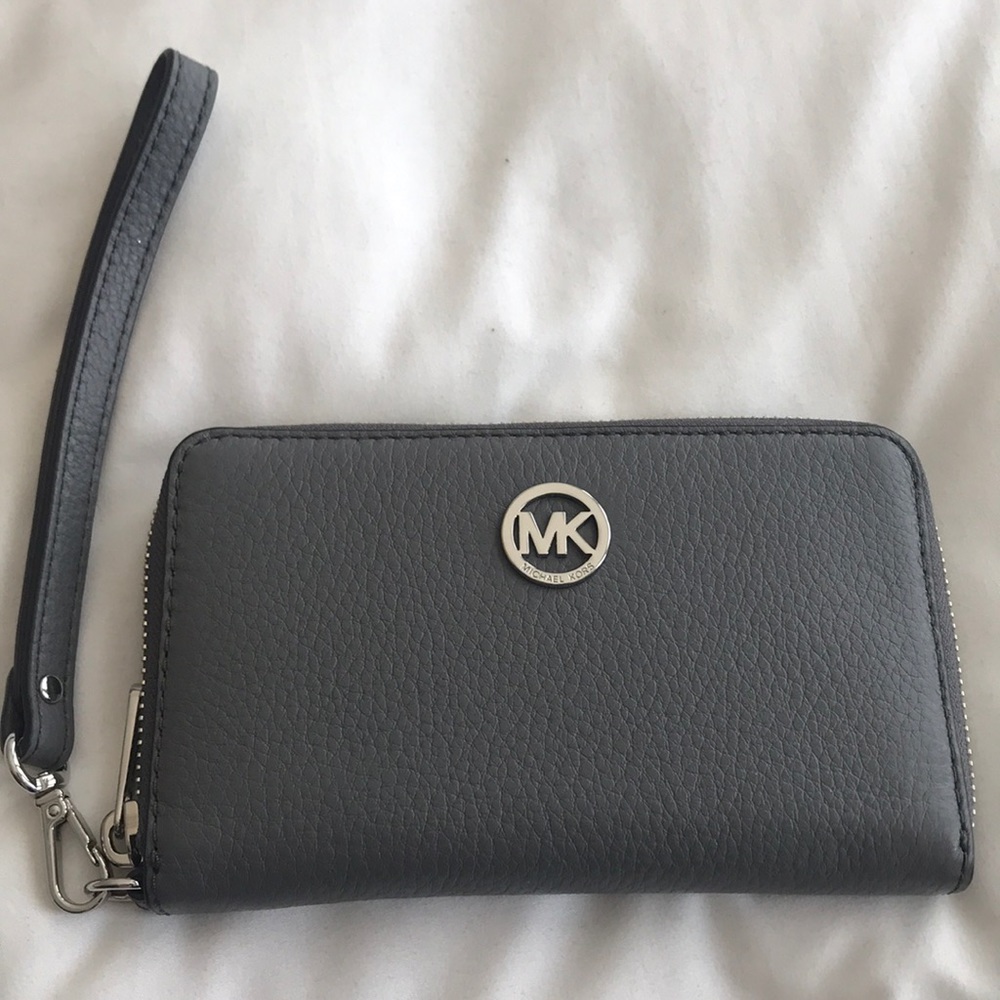Michael Kors wallet/wristlet